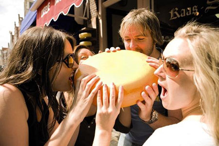 %TNT Magazine% cheese eating