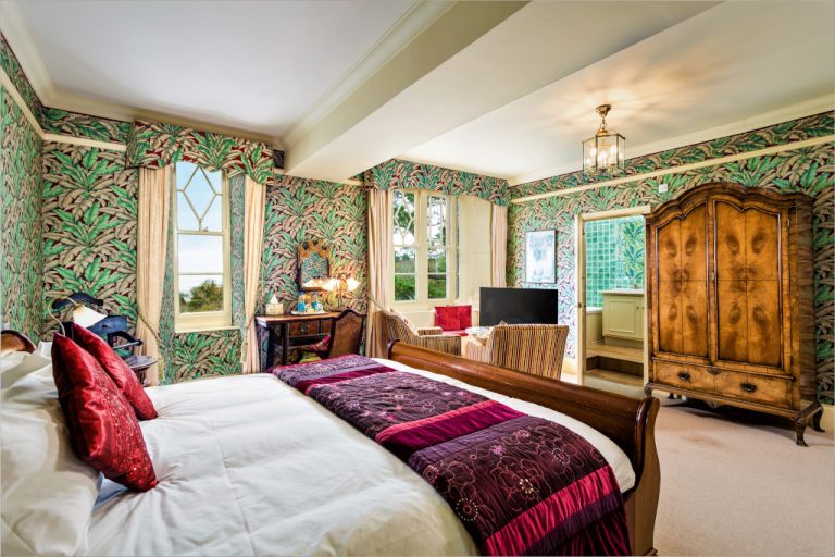 Orestone Manor : Fawtless Towers
