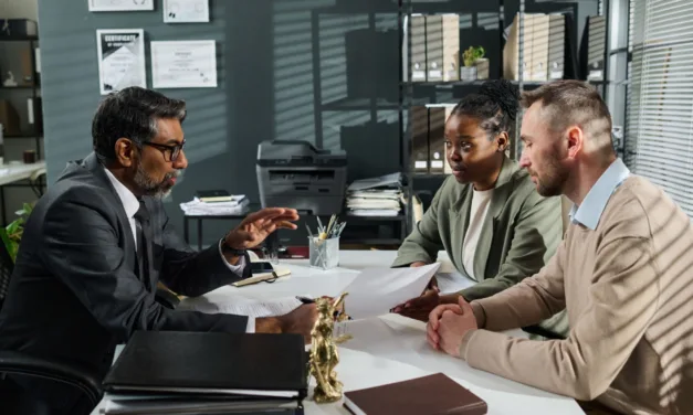 6 Ways Corporate and Finance Solicitors Help Businesses