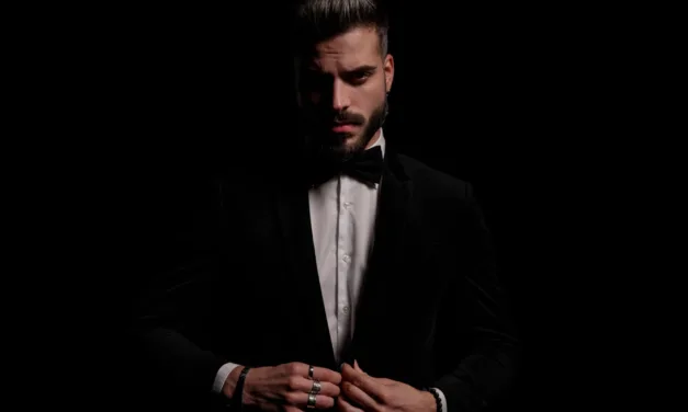 The Evolution of the Dinner Jacket: From Aristocracy to Red Carpet