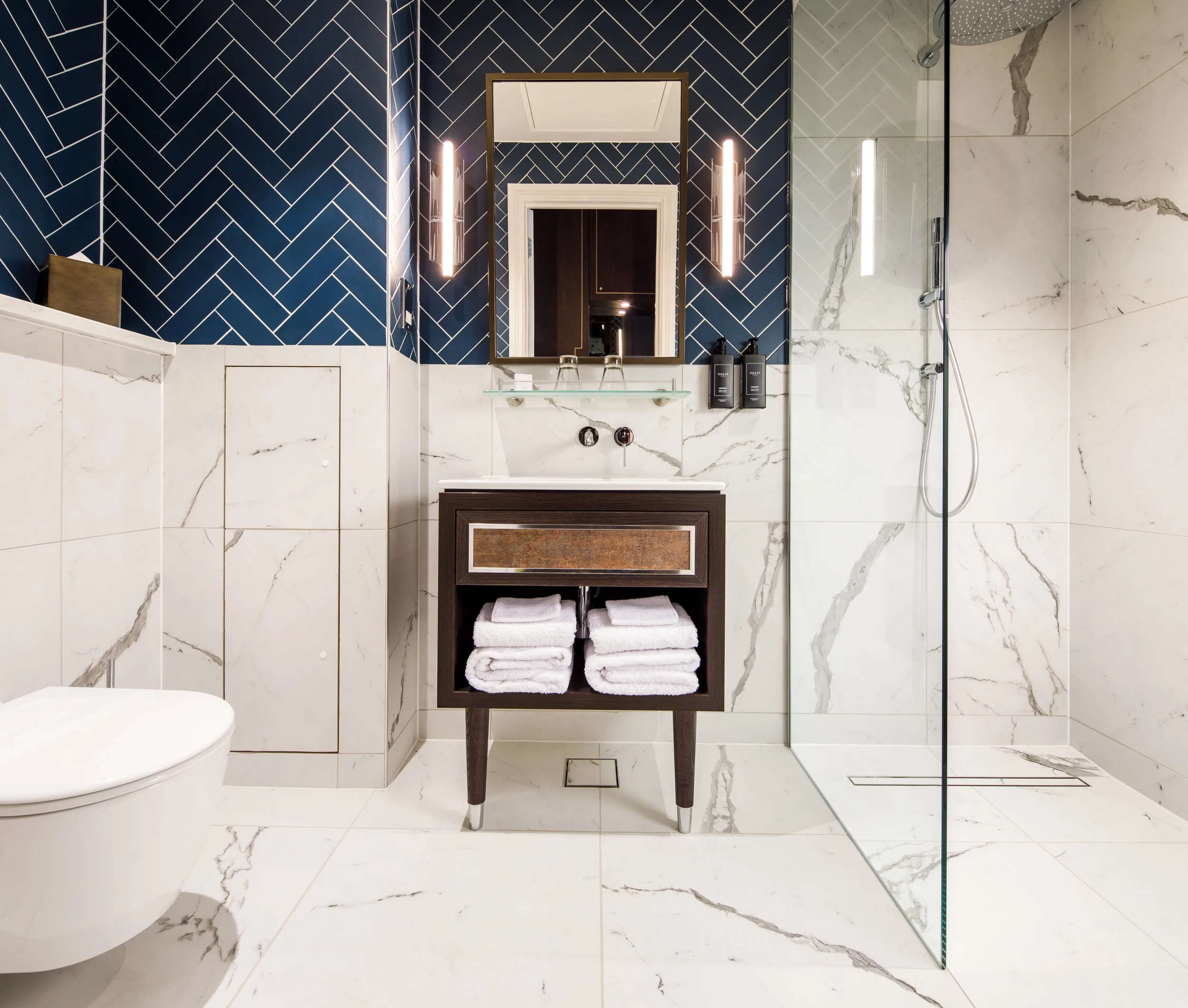 The Municipal - Bedroom_Bathroom