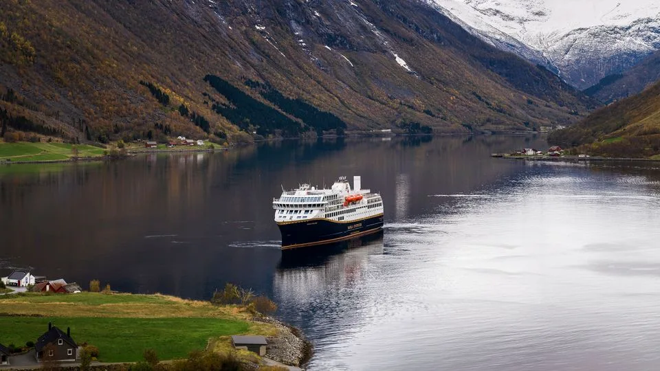 b52fc08e-17be-4488-8be9-aee8a1169fad-w_960_h_960