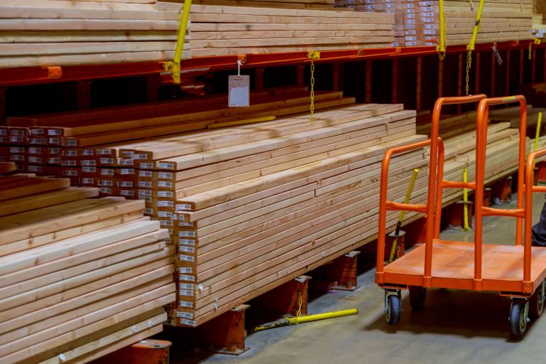 Tips for Finding a Reliable Lumber Yard Near You