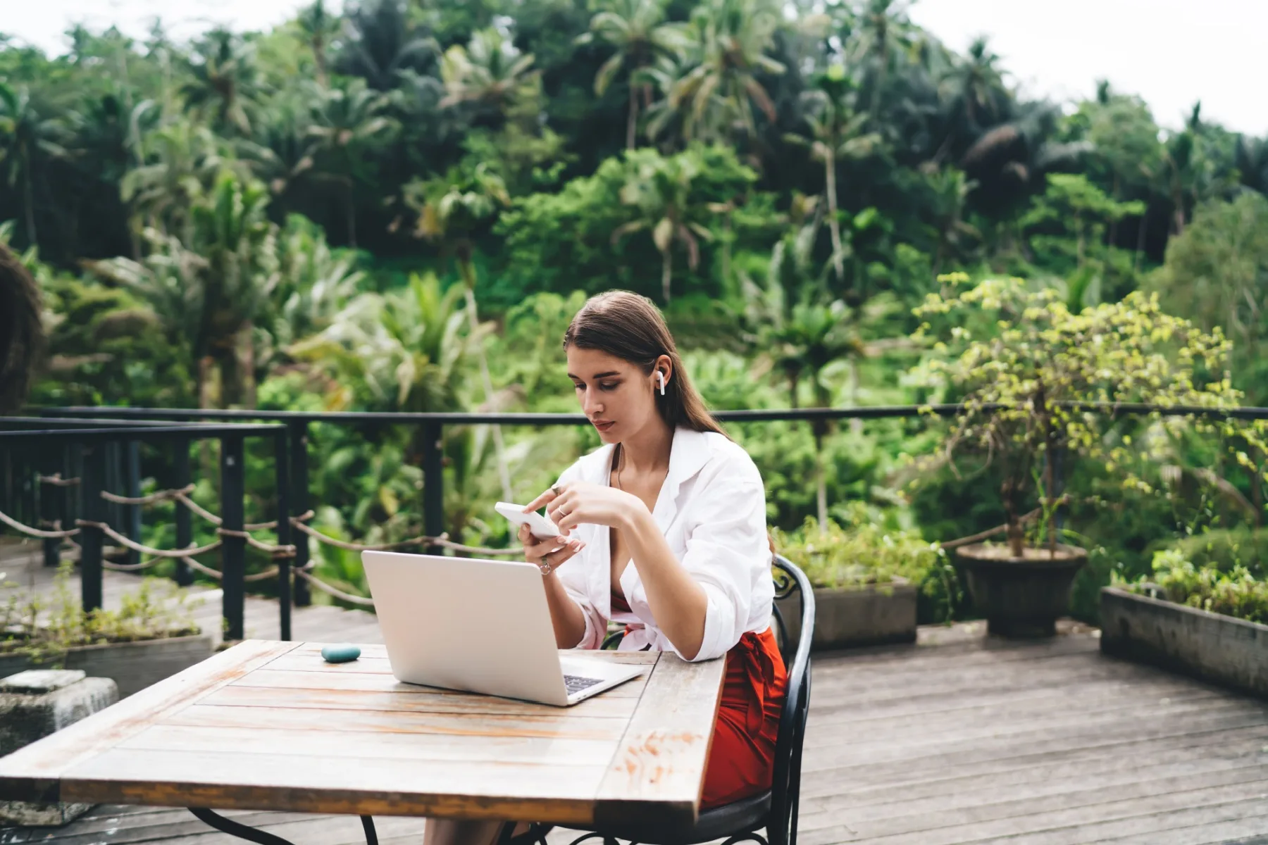 tntmagazine.com - Editor - Clever Ways to Fund Your Travels: How to Earn Money from Anywhere in the World