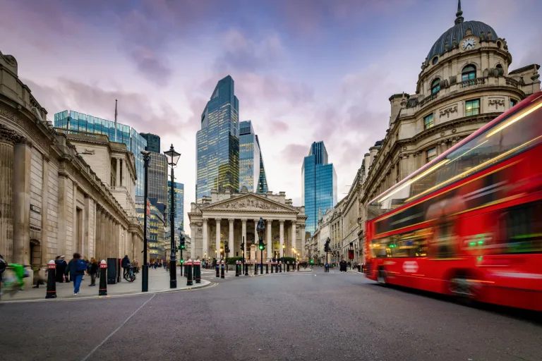 5 Money Habits That Make Life in London Easier