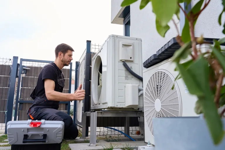 What to Do When Your Air Conditioner Fails During an Emergency
