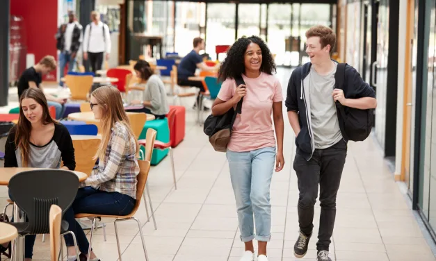On-campus Uni Halls vs Off-campus Housing vs Shared Houses