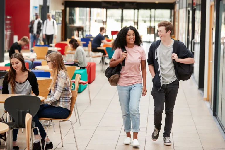 On-campus Uni Halls vs Off-campus Housing vs Shared Houses
