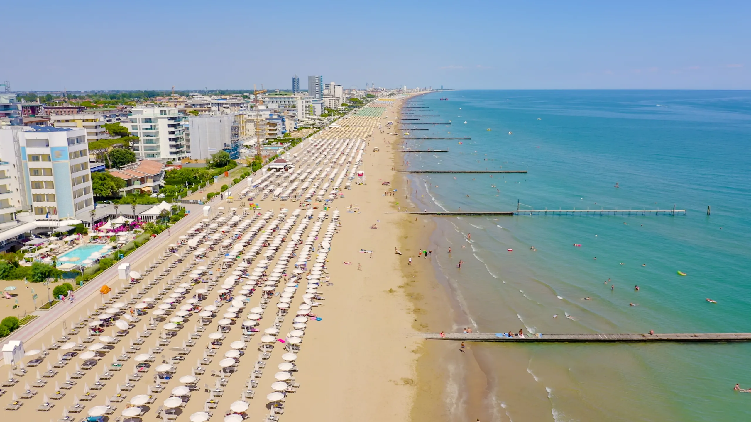The Italy Trip for Groups Who Want More Than Museums: Combining Venice, Beach and Adrenaline in One Week
